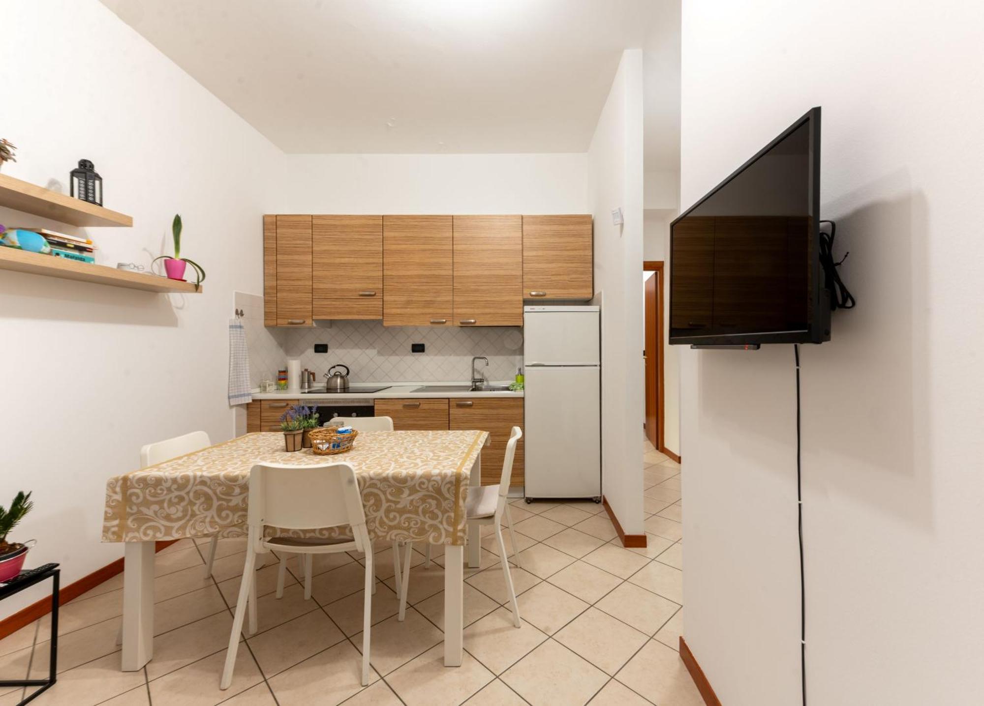Holiday Apartment - Brescia Centro - Parcheggio Privato 외부 사진